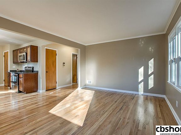 4th image of 6124 Emmet St