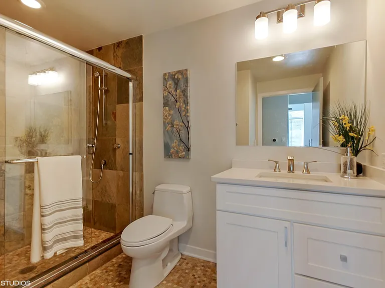 909 W Washington Blvd #413 — Photo 17