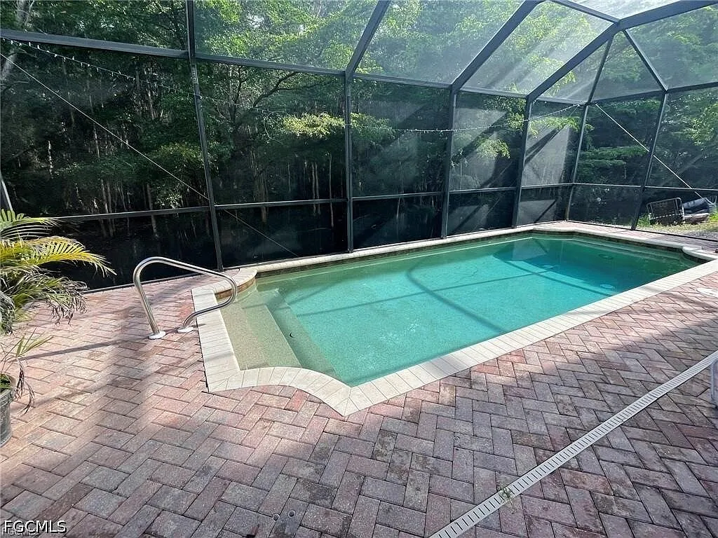 Building Photo - 10257 Silver Palm Dr