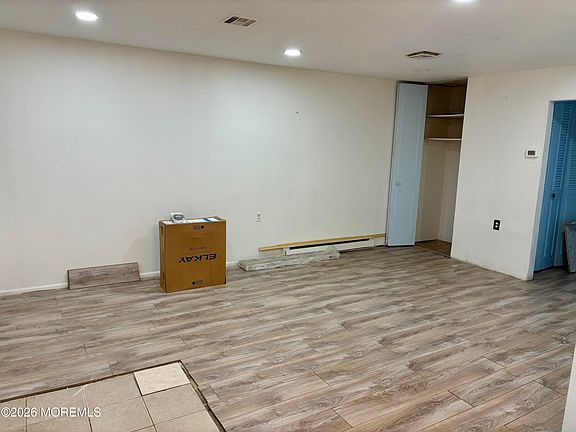 4th image of 877C Balmoral Court