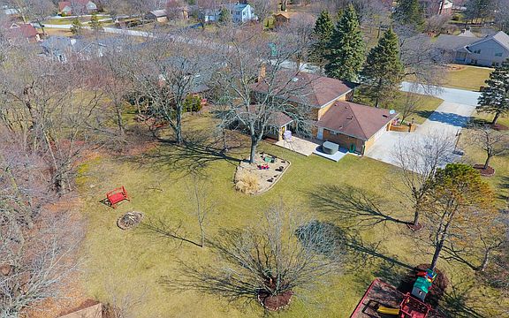 2nd image of 933 Shetland Dr