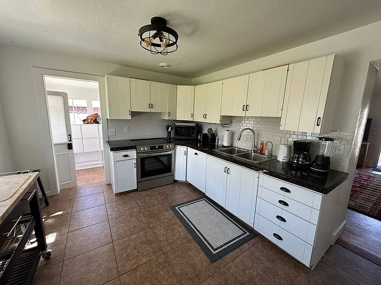 288 E Center St — Photo 10