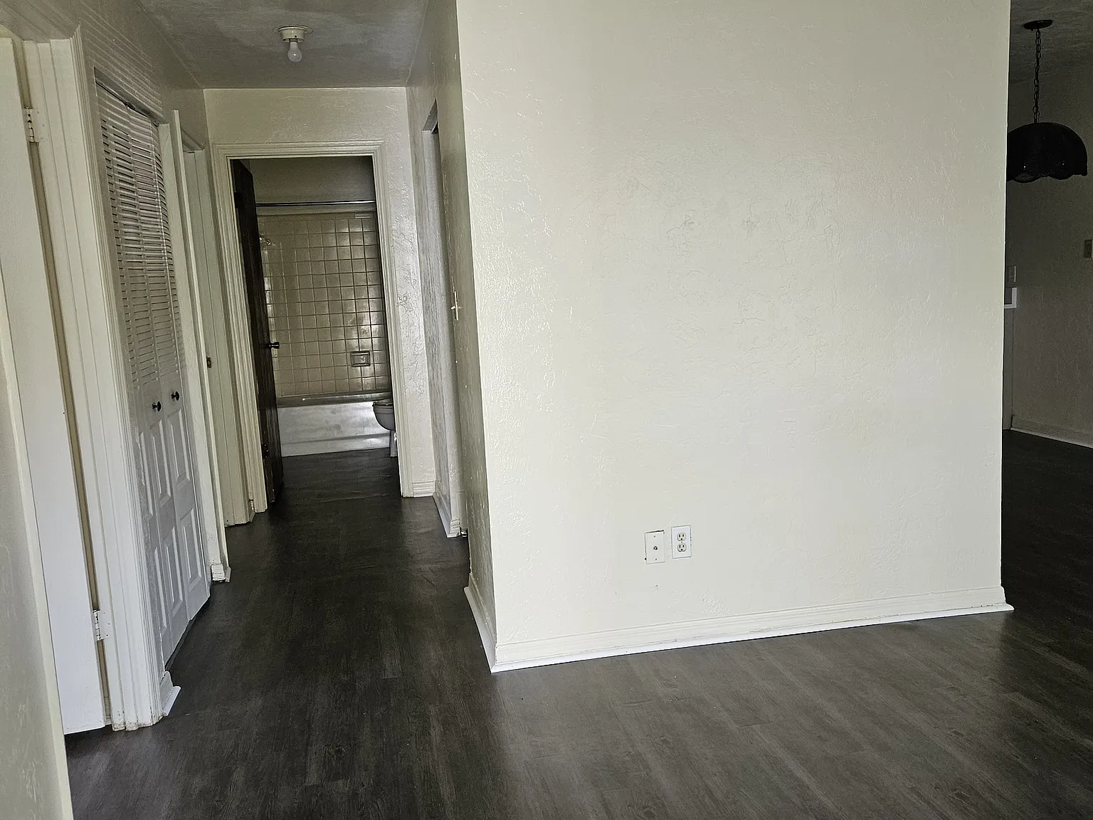 2 bed, 450 sqft, $1,150 — Photo 2