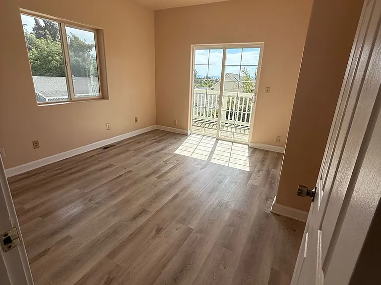 8027 Ney Ave — Photo 3
