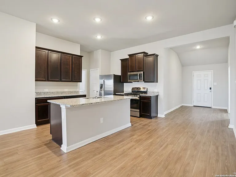 7019 Vista Loop — Photo 6