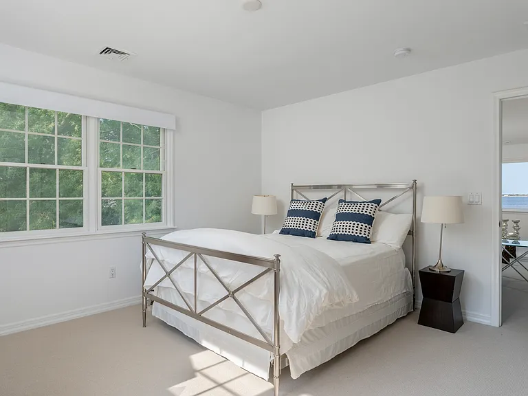 825 Flying Point Rd — Photo 18