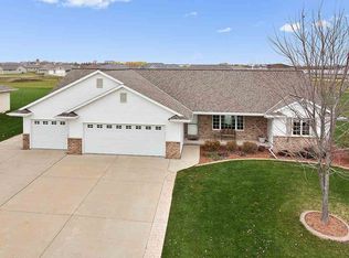 1994 Sandy Springs Rd, De Pere, WI 54115