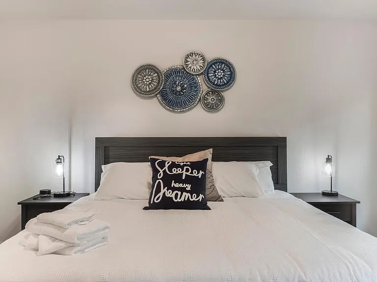 1140 Eastway Dr — Photo 15