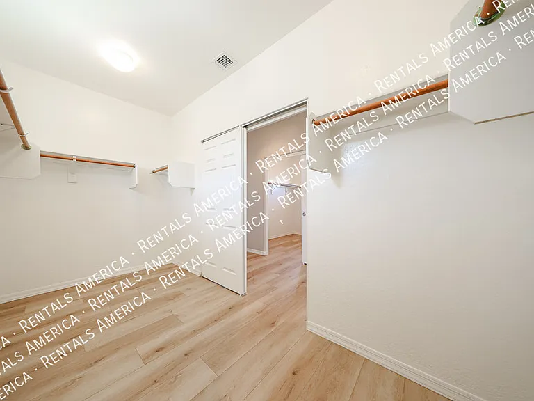 18676 E Braeburn Ln — Photo 45