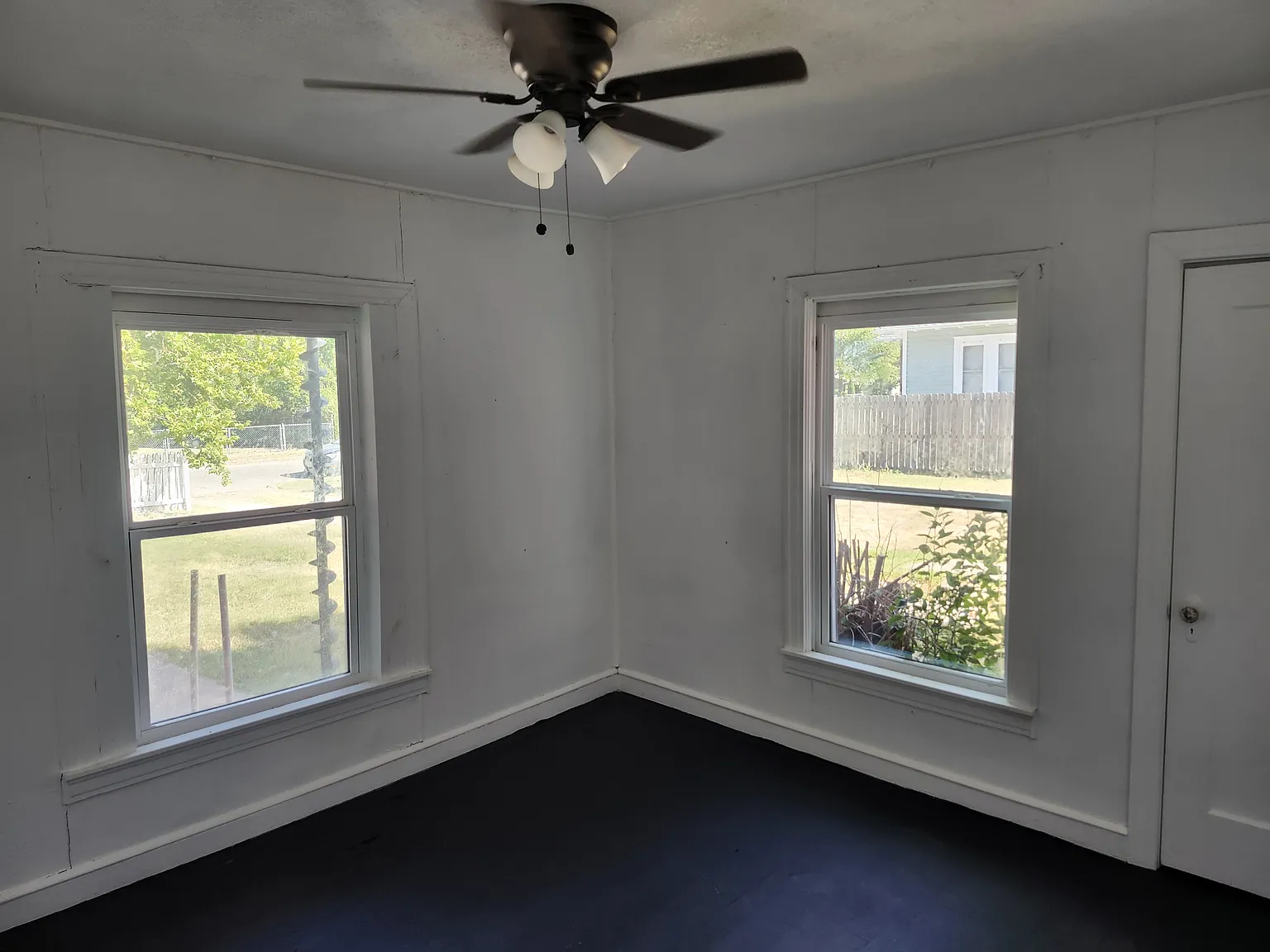 2 bed, 750 sqft, $1,300 — Photo 3