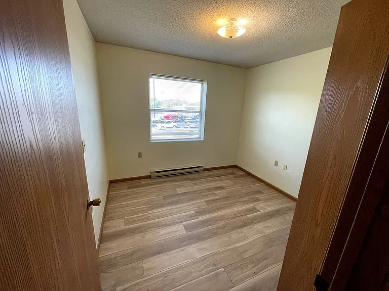 Kemper Manor Apartments — Photo 10
