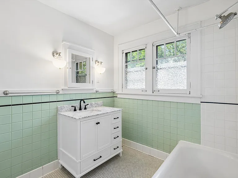 2277 Ivanhoe St — Photo 13
