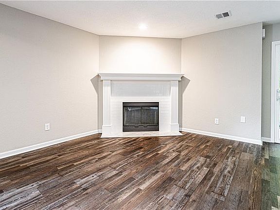 2nd image of 6050 NE Moonstone Dr