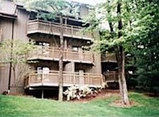 636 Meredith Ln, Cuyahoga Falls, OH 44223
