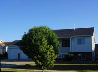 1505 61st Ave S, Fargo, ND 58104