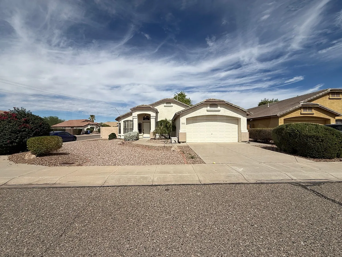 3 bed, 2.0 bath, 1670 sqft, $2,275 — Photo 2