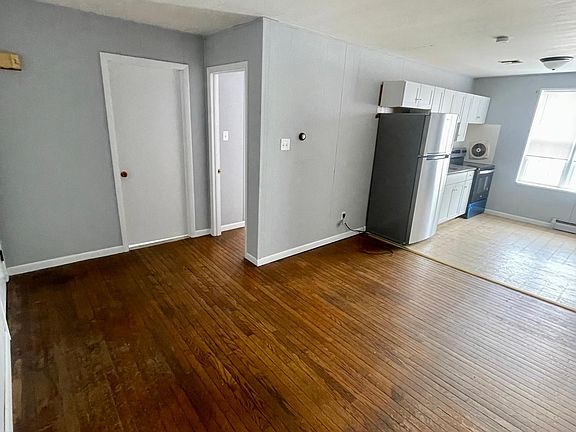 4th image of 223 Prospect St APT 8