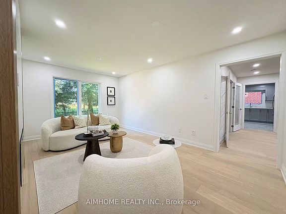 4th image of 108 Berwick Cres