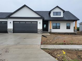 1316 Hillcrest Dr, Chillicothe, IL