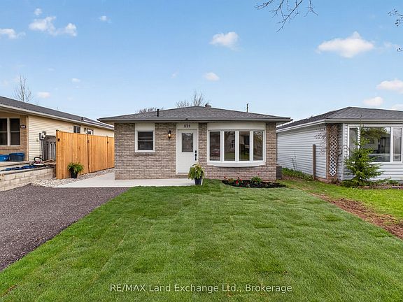 2nd image of 824 Andrew Malcolm Dr