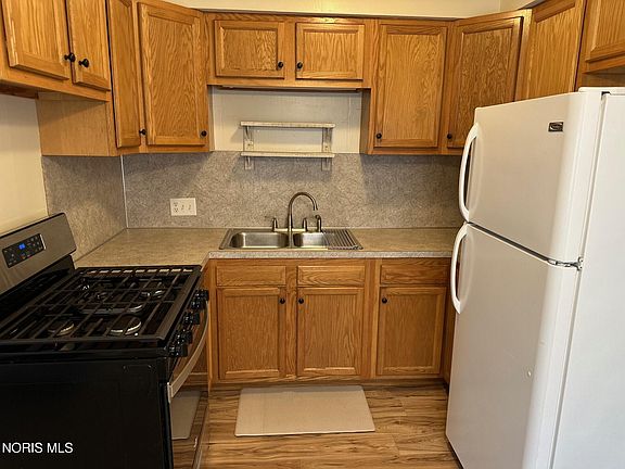 4th image of 2225 Paradise Ave