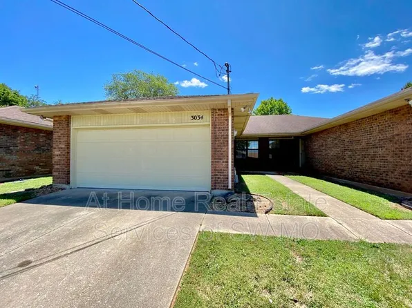 3034 W Greenwood St, Springfield, MO 65807
