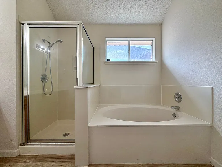 2200 Emmett Pkwy — Photo 17