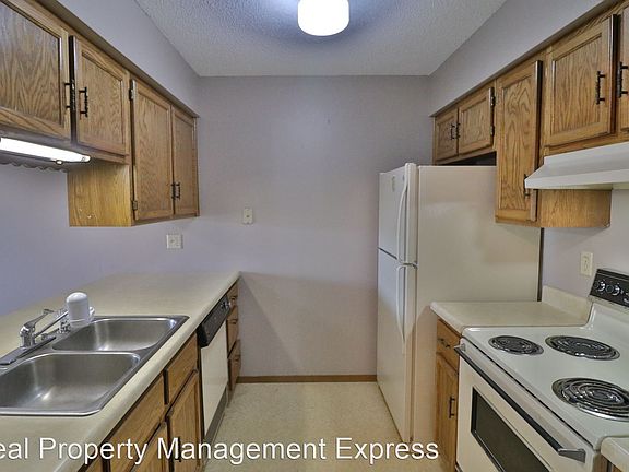 4th image of 809 W 10th St #11127102