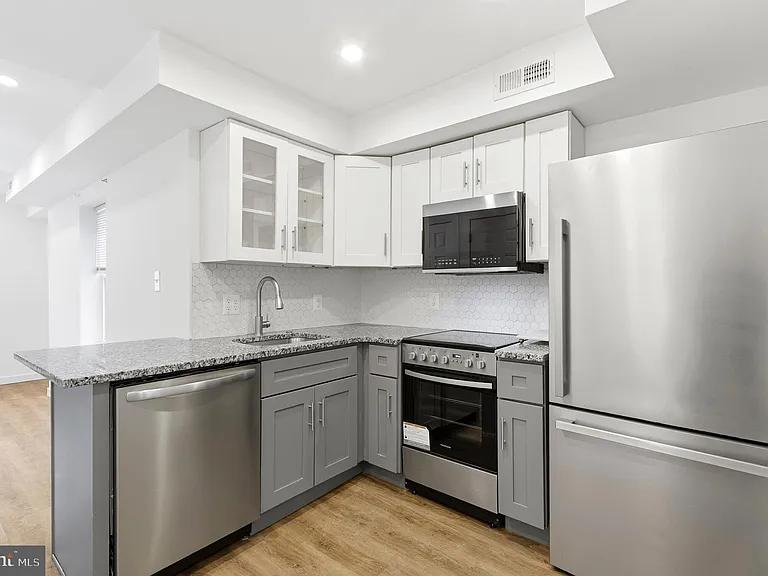 2148 N Franklin St #2 — Photo 2