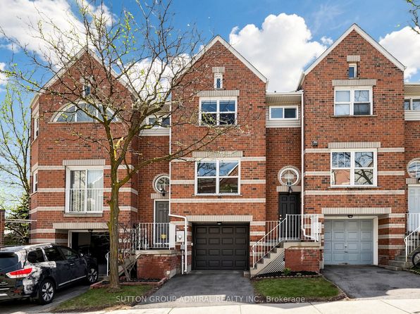 52 Brandy Lane Way #48, Newmarket, ON L3Y 8P7