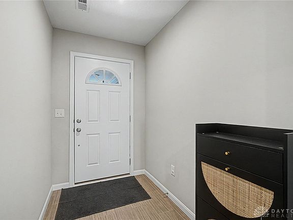 4th image of 163 Brooke Parke Ave