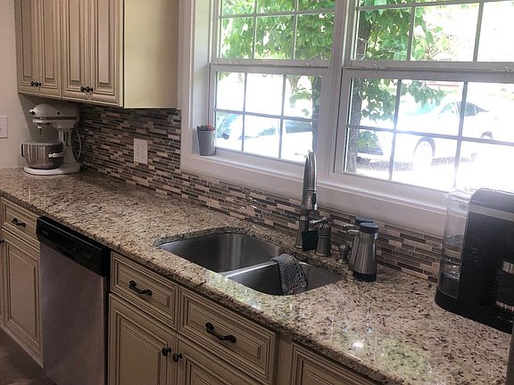 Lg Kitchen windows