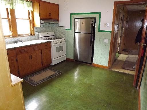 5th image of 2924 N 73rd Ave