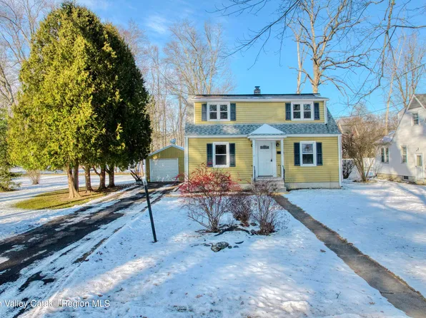 17 Spencer Boulevard, Coxsackie, NY 12051