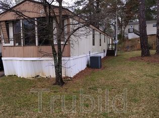 28 Club Cir, Ellenwood, GA 30294