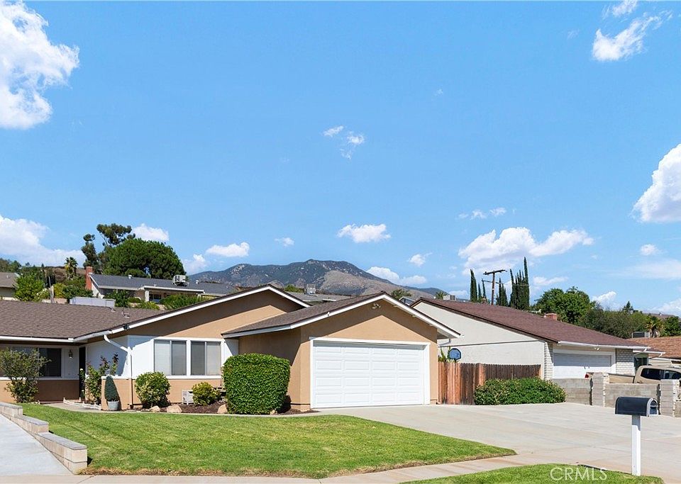 1st image of 3724 Oleander Dr