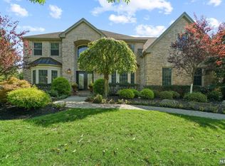 4 Longview Ct, Old Tappan, NJ 07675