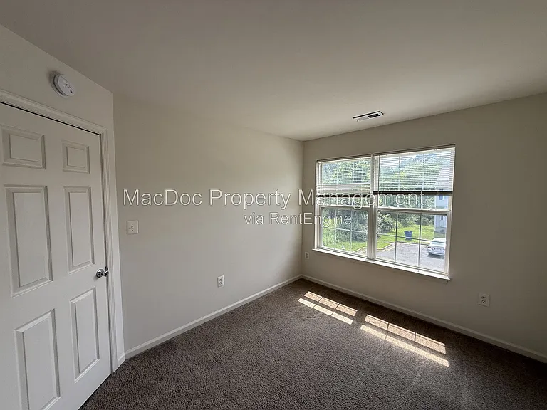 219 Merrill Ct — Photo 34