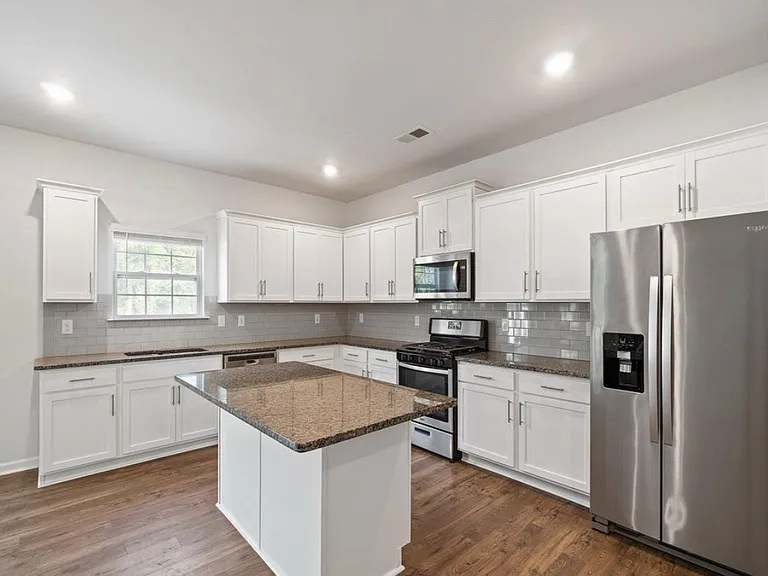 2132 Highland Knoll Dr — Photo 19