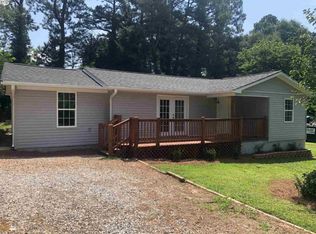 156 E Pine St, Cornelia, GA 30531