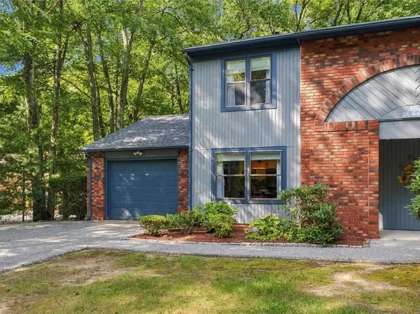 22 Pheasant Run #A, Smithfield, RI 02917