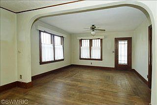 1st image of 404 S Clark St
