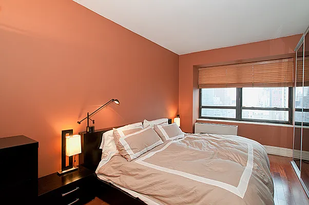 Sold by R New York | media 20