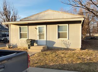911 W Chestnut St, Savannah, MO 64485