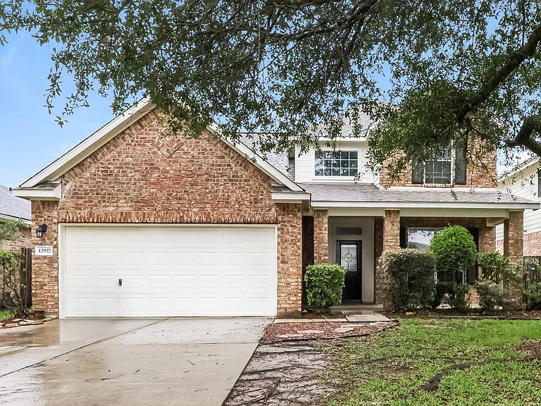 12927 Pine Woods St — Photo 1