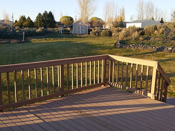 Includes 2 bully barnes