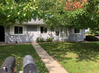 129 High Oak Dr APT B, East Peoria, IL 61611