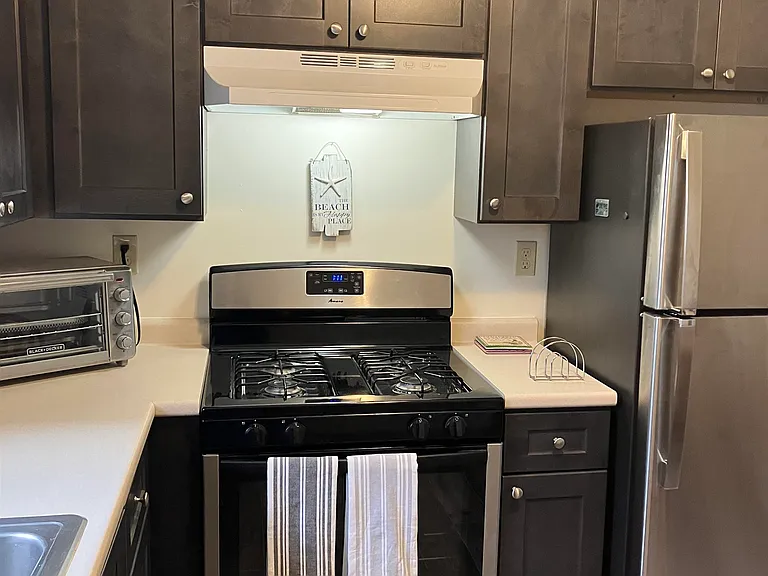 461 Ocean Blvd #6A — Photo 4