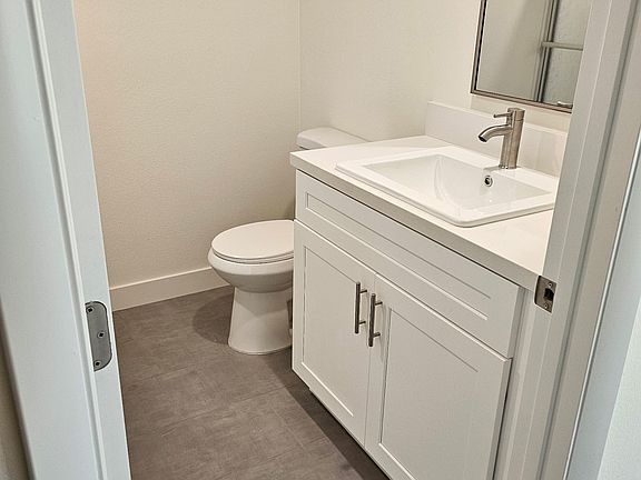 3rd image of 1396 Redondo Ave APT 103