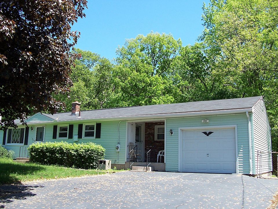 2nd image of 140 Posner Cir